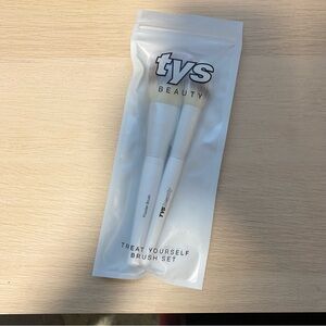 BNIP Tys Beauty Brush Duo